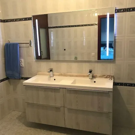 Casa Individual Con Piscina *